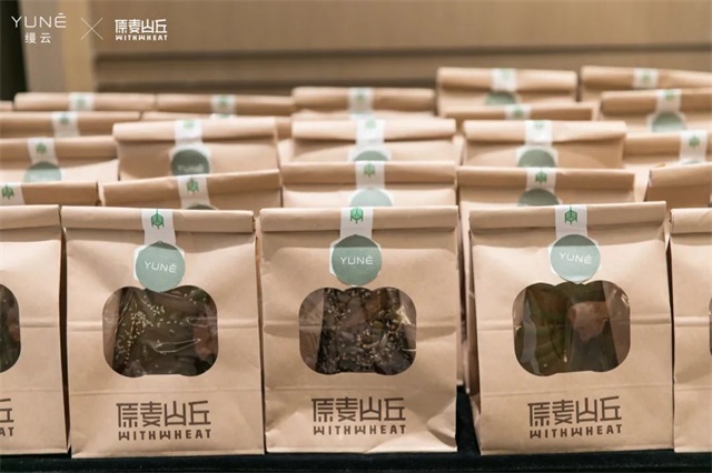 3f568b0f-4dce-41f8-9b9f-06c61246729a