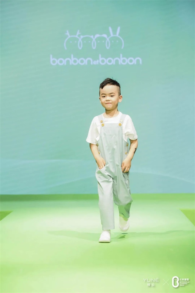 d7a35799-8a6b-429e-9891-4f40031ca4ee