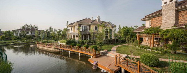 d18499f7-2bd0-42a2-909f-3e2800e1ee12