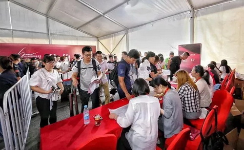 5f997ff3-9c75-4861-b567-3f07b4674104