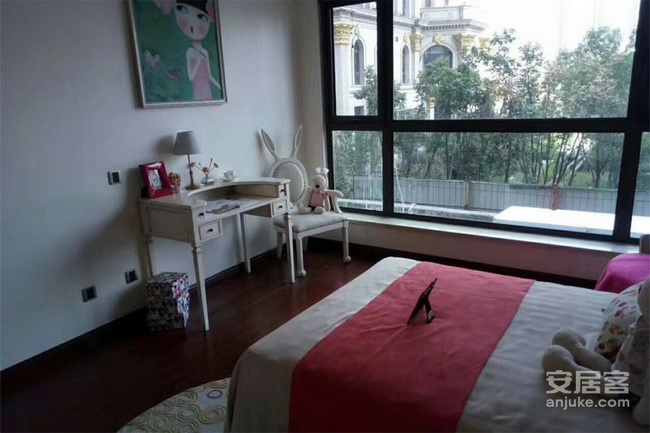 f8c2df12-ea93-4798-93e9-389f82e6732d