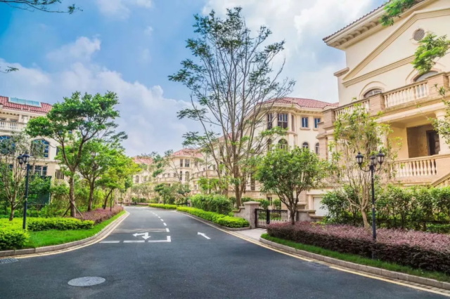 fe0637a4-c476-44ac-8c42-65656e10023e