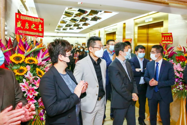 ddee1c86-13d4-4266-b8c6-3a84a9b7ade8