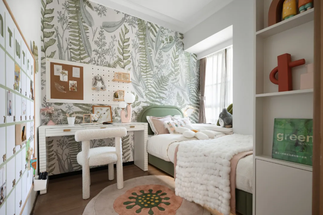 6376939469158749515184068