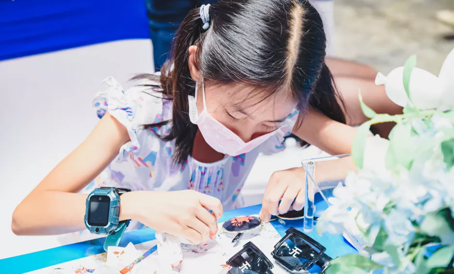 6377222688822970882910156