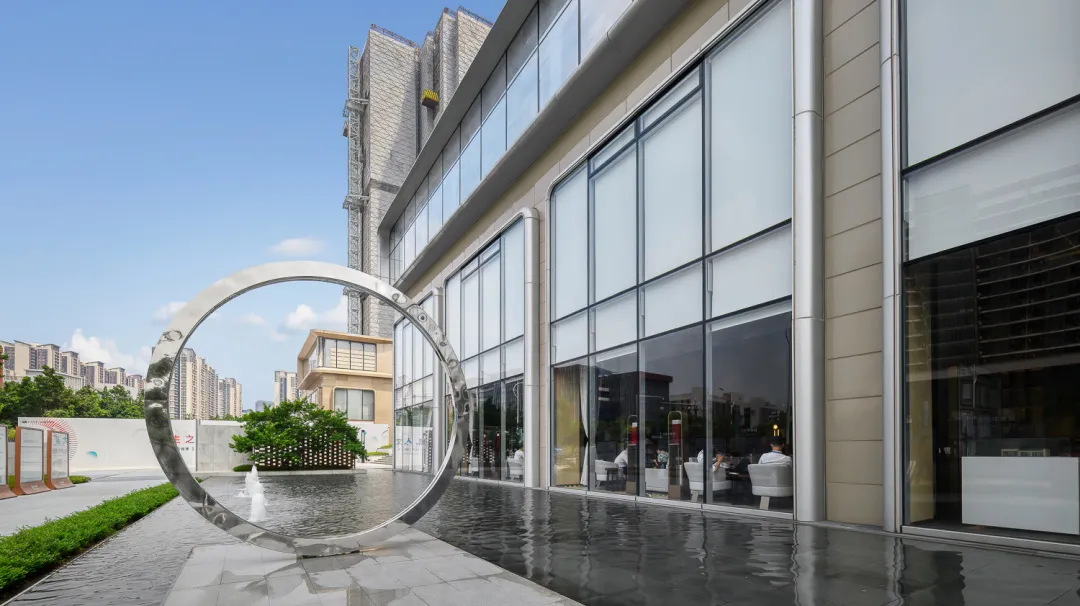 6377448967711853118616859