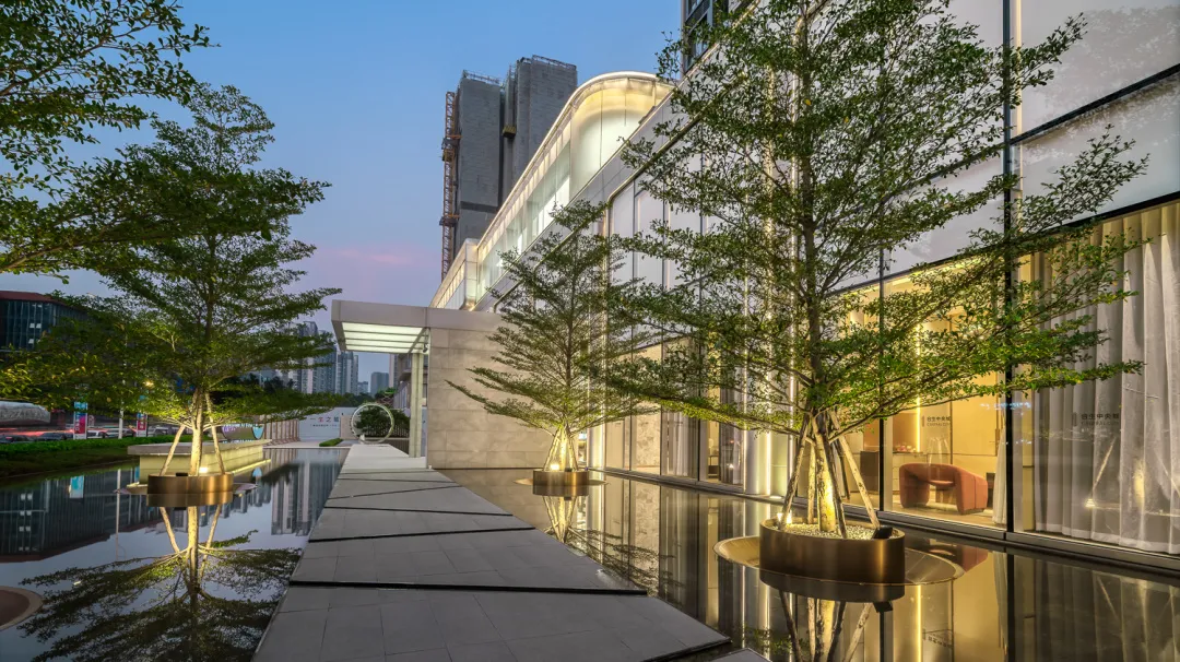 6377448967847693024102704